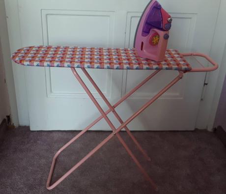 Dětské žehlící prkno se žehličkou,