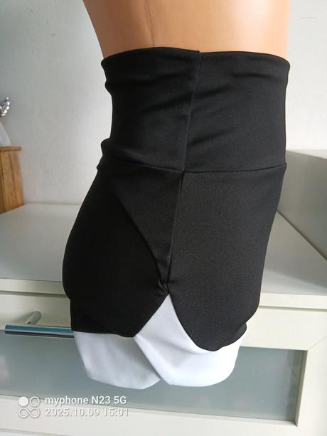 Šortky fitness zn."shein" vel."s", s