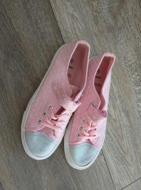 Třpytivé plátěnky vel.36, baťa,36