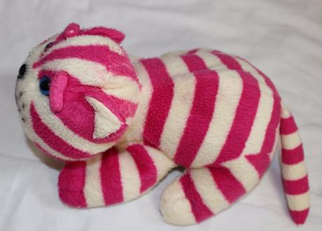 Ae109. plyšová kočička,