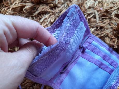 Peněženka používaná s kočičkami,