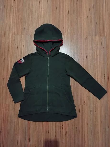 Mikina s kapucí, 152