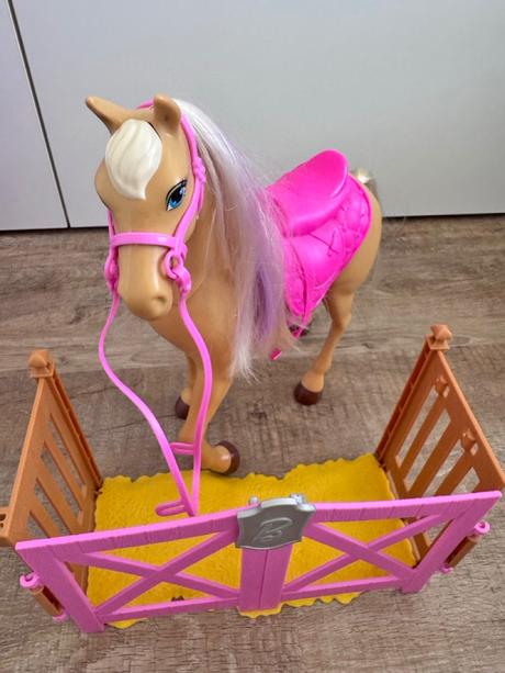 Koník barbie mattel, 