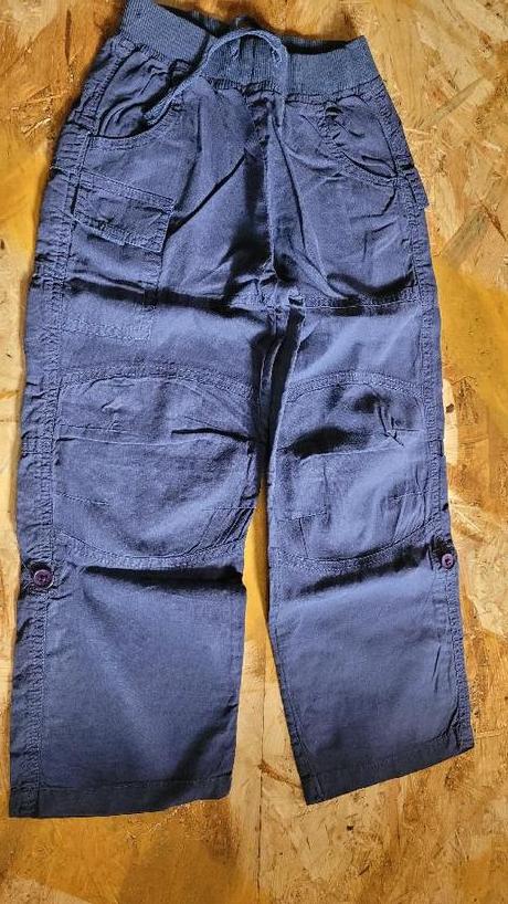 2 x tepláky, 2 x pláťáky a pantofle, 104–116