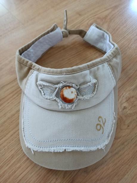 Kšiltovky - kšilt, gap