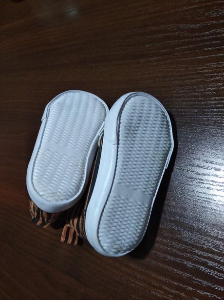 Capáčky tygřík, h&m,18