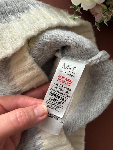 D79/ svetr vánoční delší zn. mark&spencer- v., marks & spencer,110