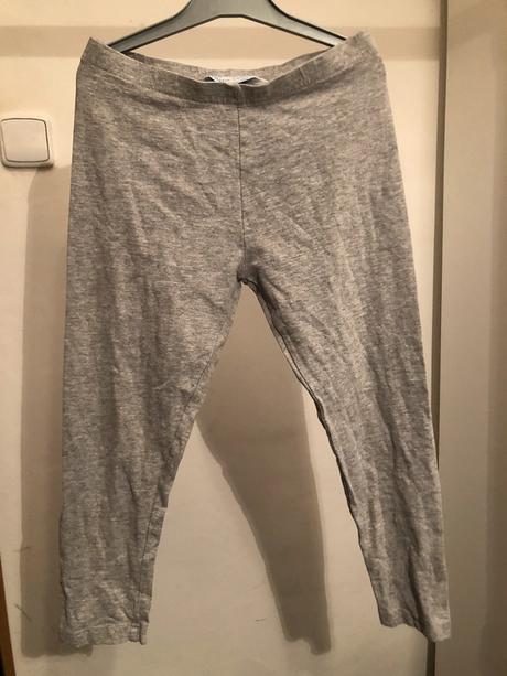 Šedé kratší legíny, 140