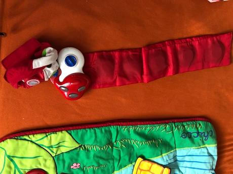 Hraci deka pro miminka, 