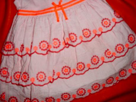 Překrásné vyšívané slavnostní šaty, marks & spencer,74