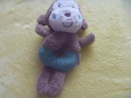 Plyšové chrastítko opice,