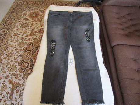 Zajímavé černé elastické rifle, skinny, vel. 46, kik,46