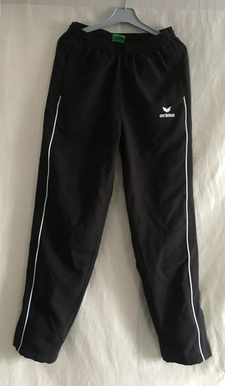 Vel. 146 černé sportovní kalhoty s podšívkou, 146