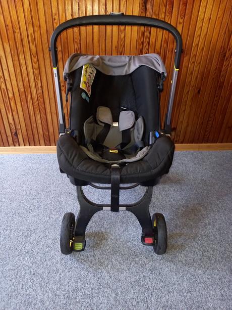 Autosedačka doona s integrovaným podvozkem 2v1, 