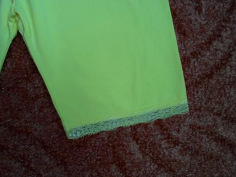 Žluté legíny kraťasy s krajkou, 146