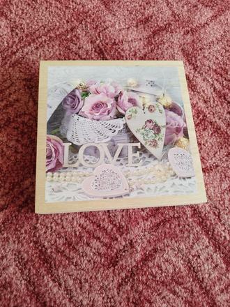 Dřevěná krabička,