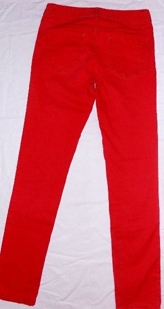 E246. červené džíny, 164