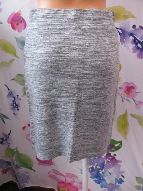 Dámská pouzdrová pružná minisukně, šedá se střikem, esmara,36