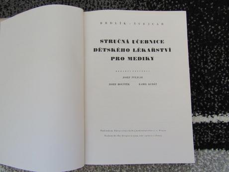 Retro-brdlík-švejcar- učebnice dětského lékařství,