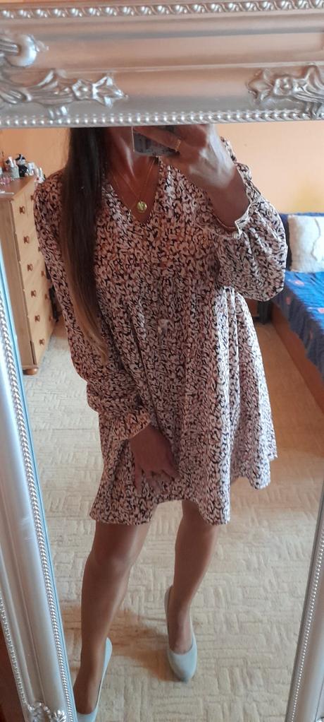 Vzorované krátké šaty s dlouhými rukávy, l