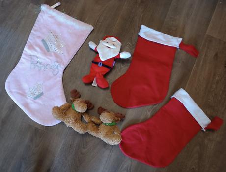 3xpunčochy na dárky mikuláš,na zavěšení+3plyšáci,