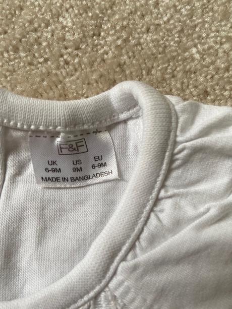 Krasne bílé tričko, f&f,74