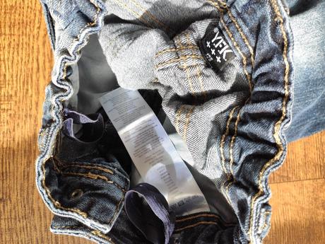 Džínové šortky, 128