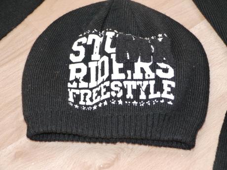 Cerna cepice a sala, 