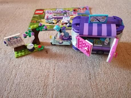 Lego friends 41332 emma a umělecký stojan, 