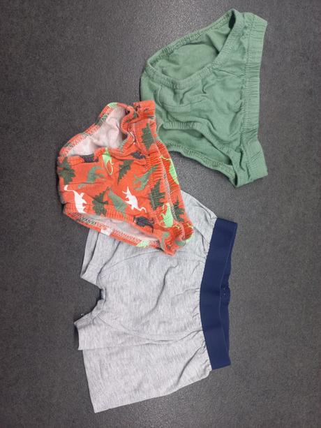 Trenýrky a slipy, 98