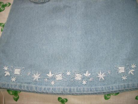 Riflové holčičí šaty s vyšíváním, 92