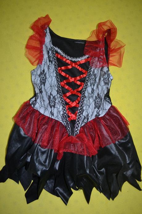 Dívčí kostým např. čarodejnice 4-5 let,