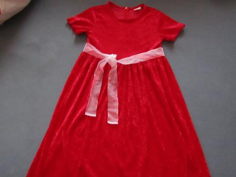 Sametové šaty vel.140/146, 140