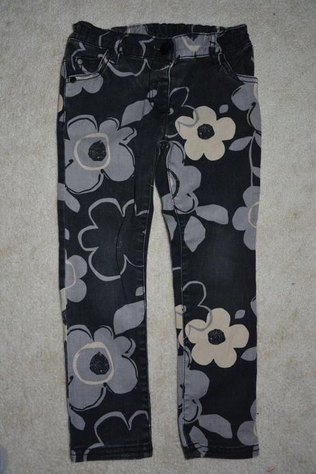 Kytkaté džíny třeba pro dvojčata, next,110
