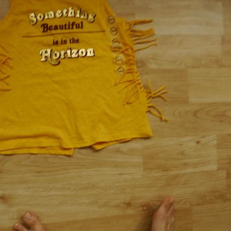 Zlute tilko na leto s trasnemi vel. 146/152, c&a,146