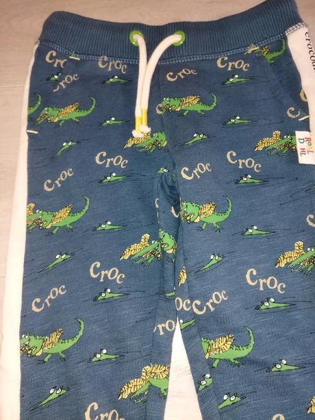 Tepláky s krokodýlí 98, marks & spencer,98