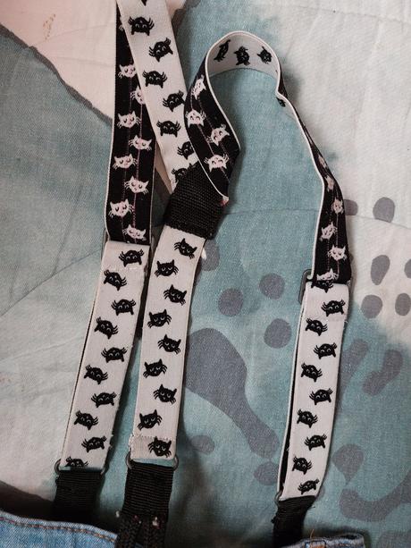 Trhané džíny + kšandy kočičky, dopodopo,110