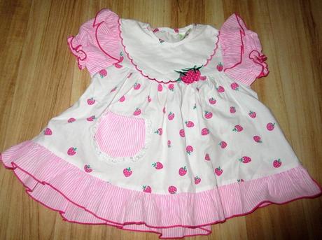 Jahůdkové šaty, 74