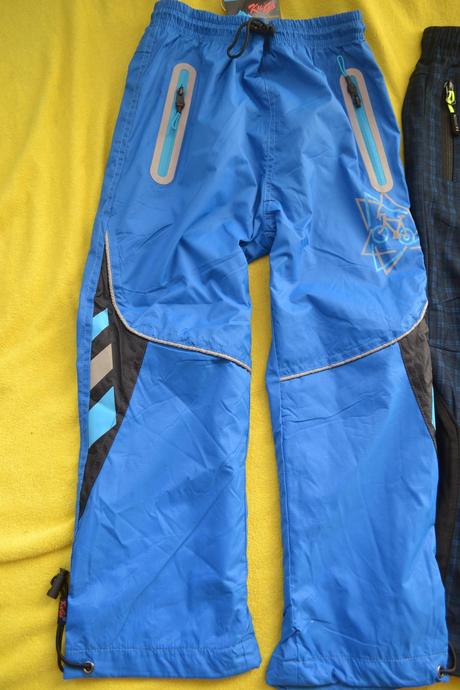 2x nové jarní kalhoty šusťák a bavlna,v.104, kugo,104