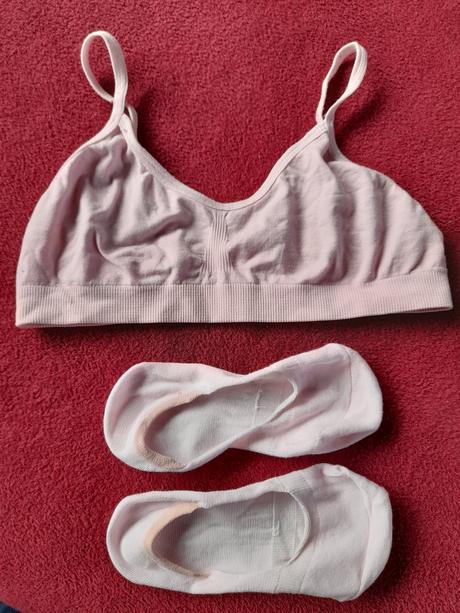 Podprsenka růžová a ťapky, 116