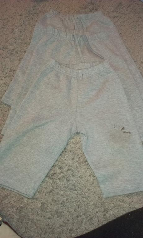 3x tepláky, tesco,80