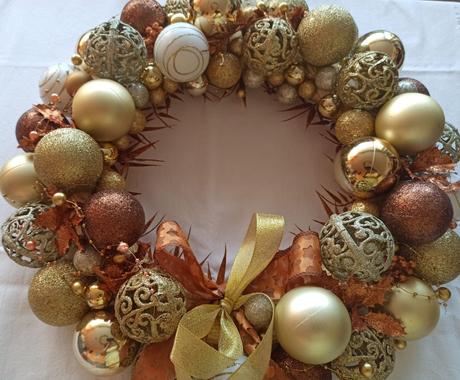 Velký dekorační vánoční věnec na dveře,