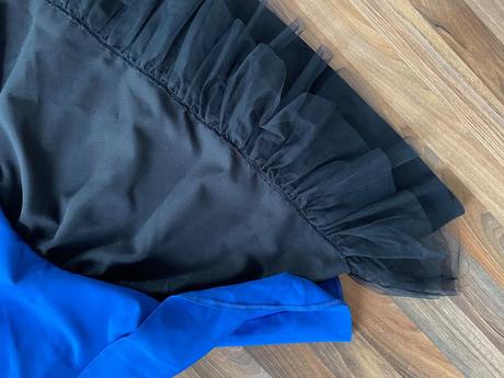 Nové modré šaty s černým volánem, vel xs a možní i, xs