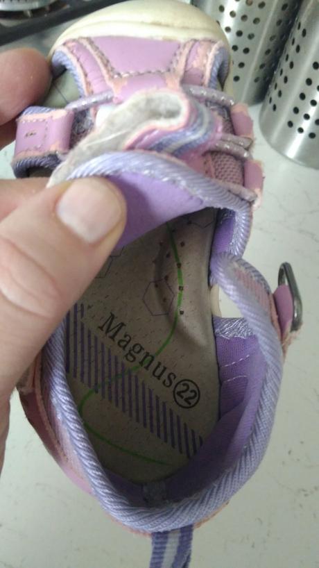 Sandálky magnus, 22