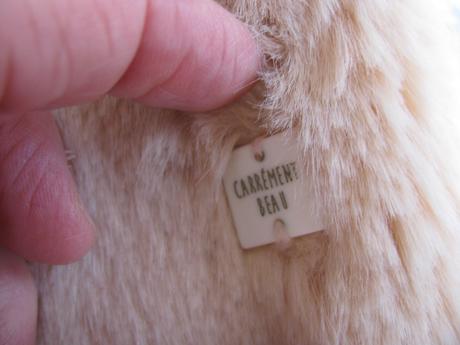 Krásná pudrová vesta z umělé kožešiny, 92