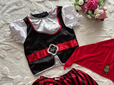 An27/ kostým pirátka - v.7/8 let, 