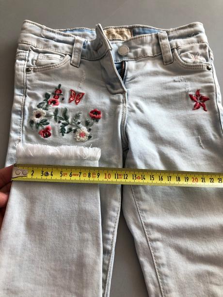 Džíny next 4 roky vel.104 cm výšivka kytka motýlek, next,104