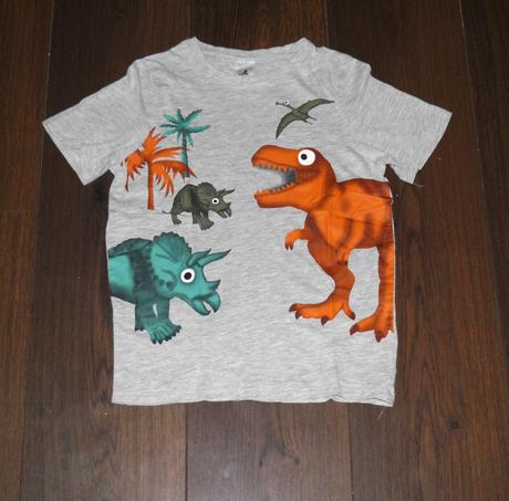 Trička s dinosaurem a světlé - vel.134, c&a,134
