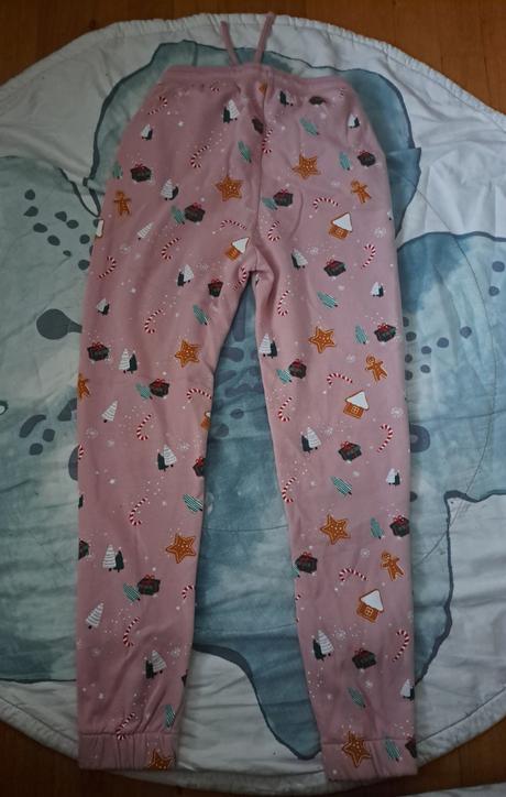 Vánoční tepláky, 164