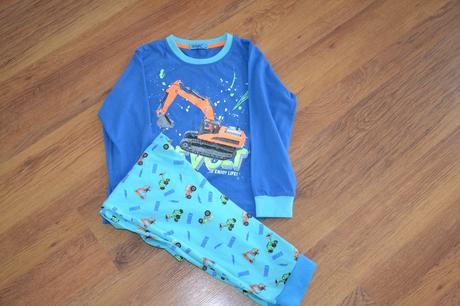 Pyžamo, vel. 128, kugo,128